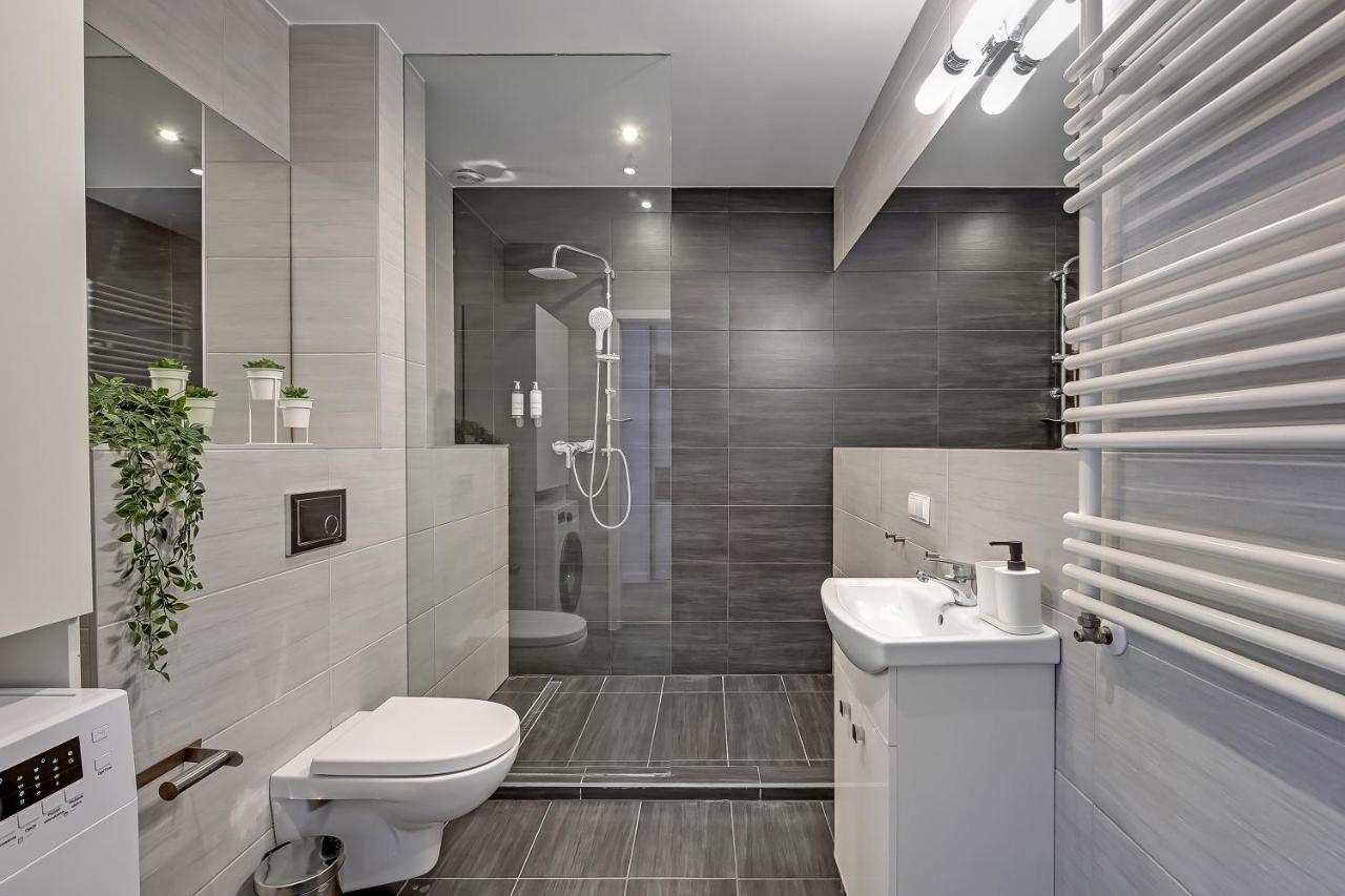 غدانسك Downtown Apartments Sadova City Center & Parking المظهر الخارجي الصورة